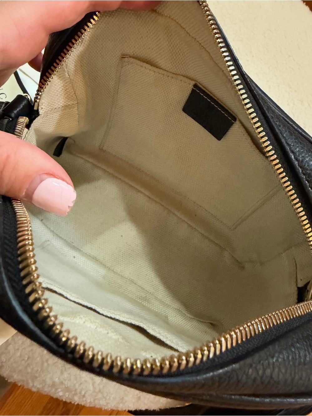 Gucci Soho Disco Black Leather Crossbody Bag - Picture 7 of 16